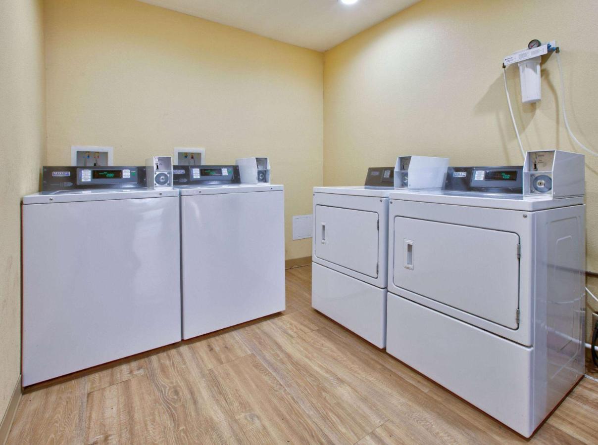 Days Inn By Wyndham Batesville Εξωτερικό φωτογραφία