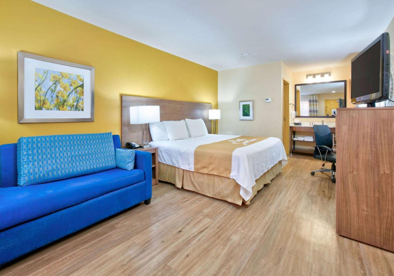 Days Inn By Wyndham Batesville Εξωτερικό φωτογραφία
