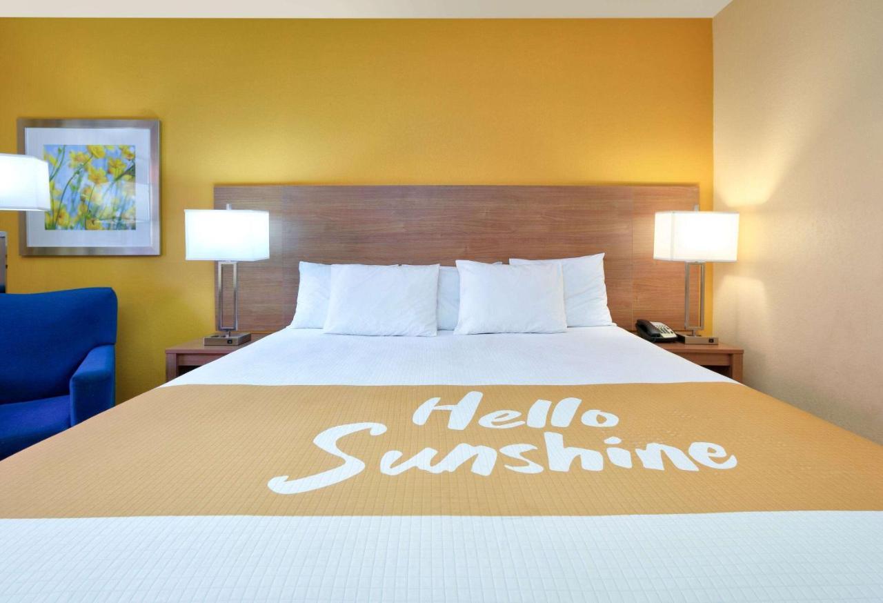 Days Inn By Wyndham Batesville Εξωτερικό φωτογραφία