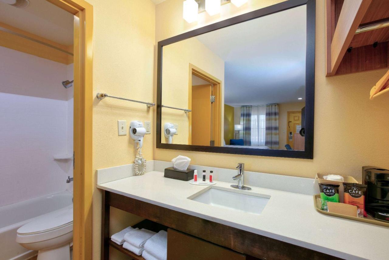 Days Inn By Wyndham Batesville Εξωτερικό φωτογραφία