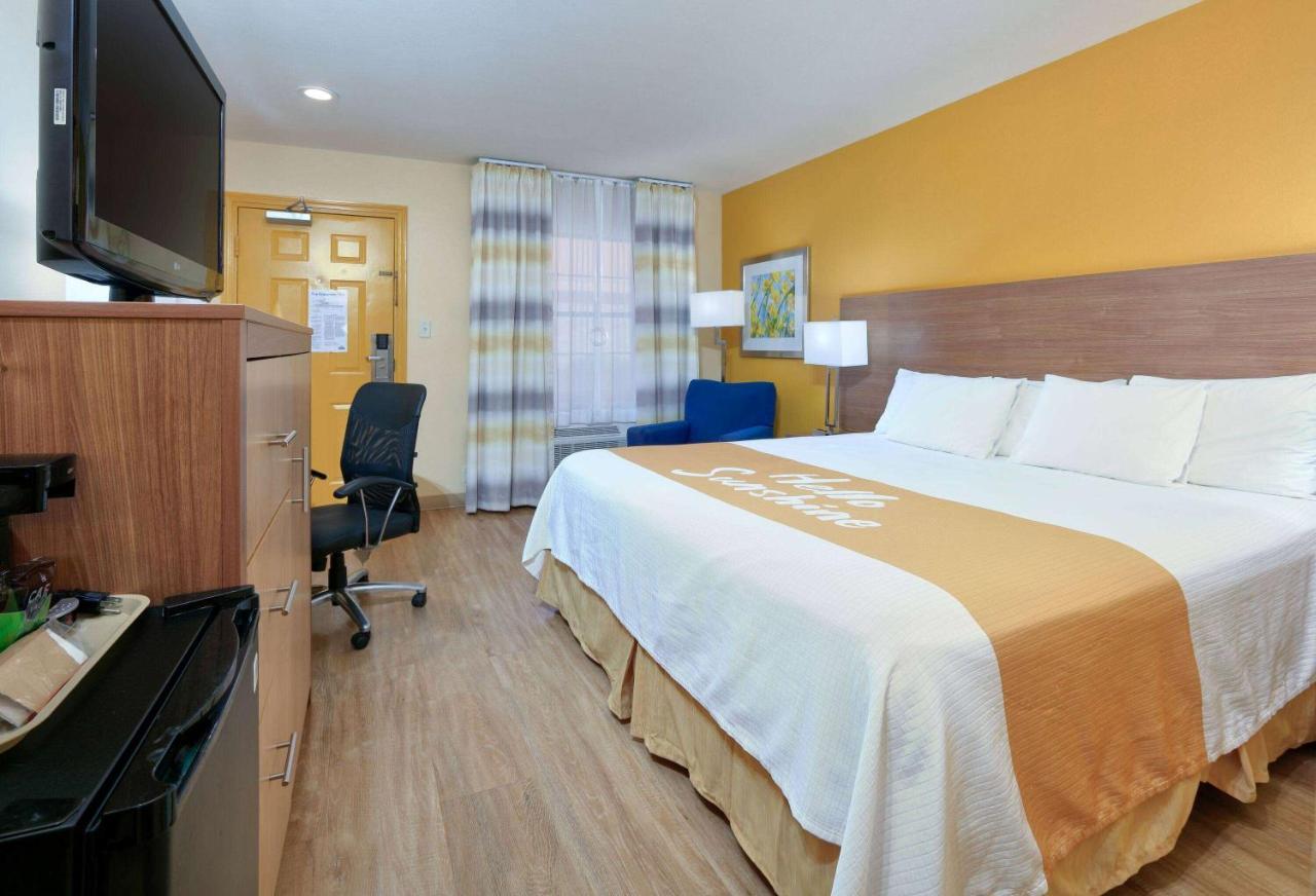 Days Inn By Wyndham Batesville Εξωτερικό φωτογραφία