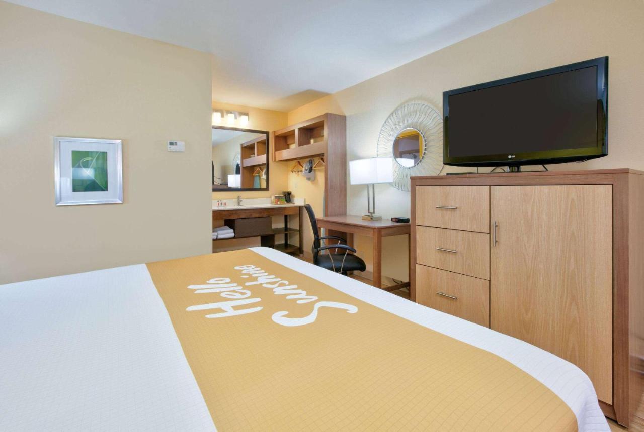Days Inn By Wyndham Batesville Εξωτερικό φωτογραφία