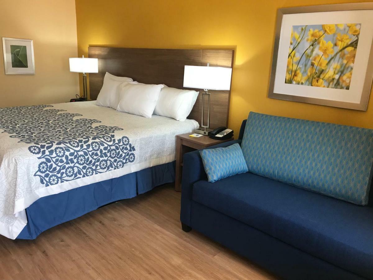 Days Inn By Wyndham Batesville Εξωτερικό φωτογραφία