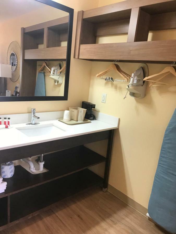 Days Inn By Wyndham Batesville Εξωτερικό φωτογραφία